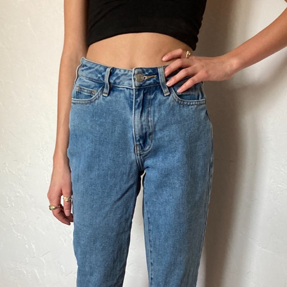 Women’s light blue pacsun mom jeans. Size 22